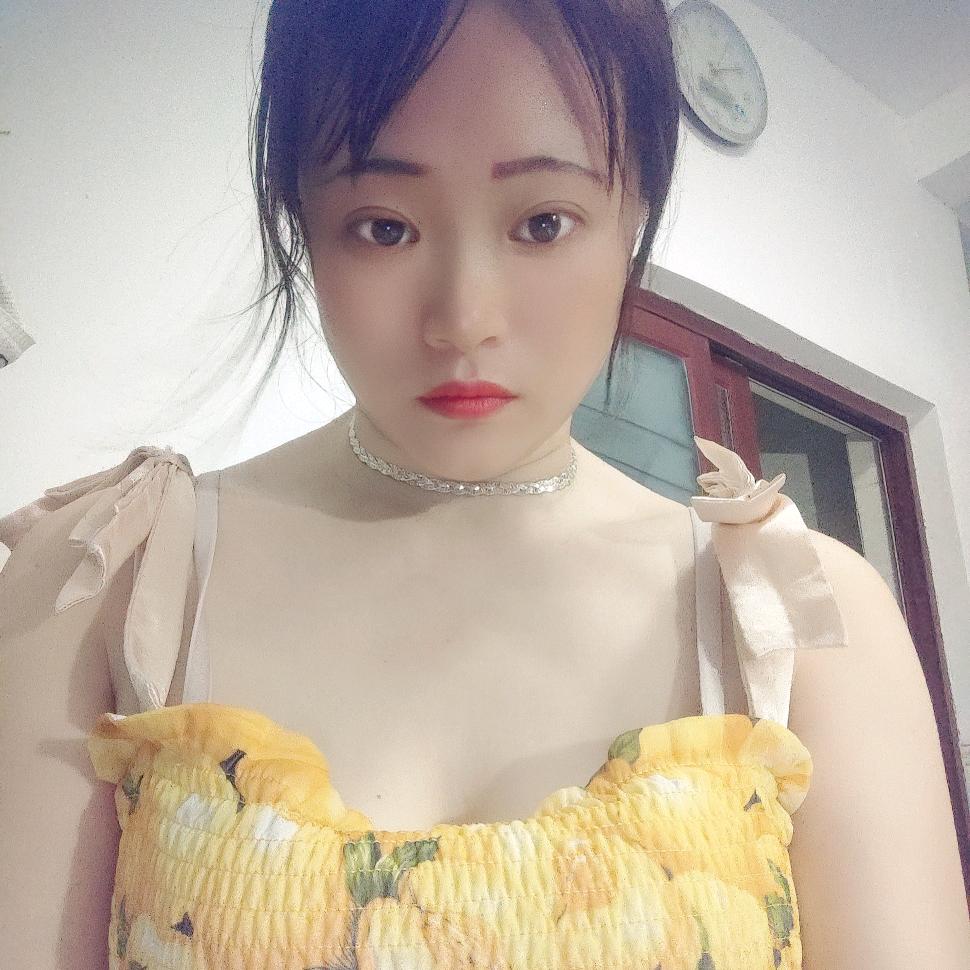 红衣霓裳