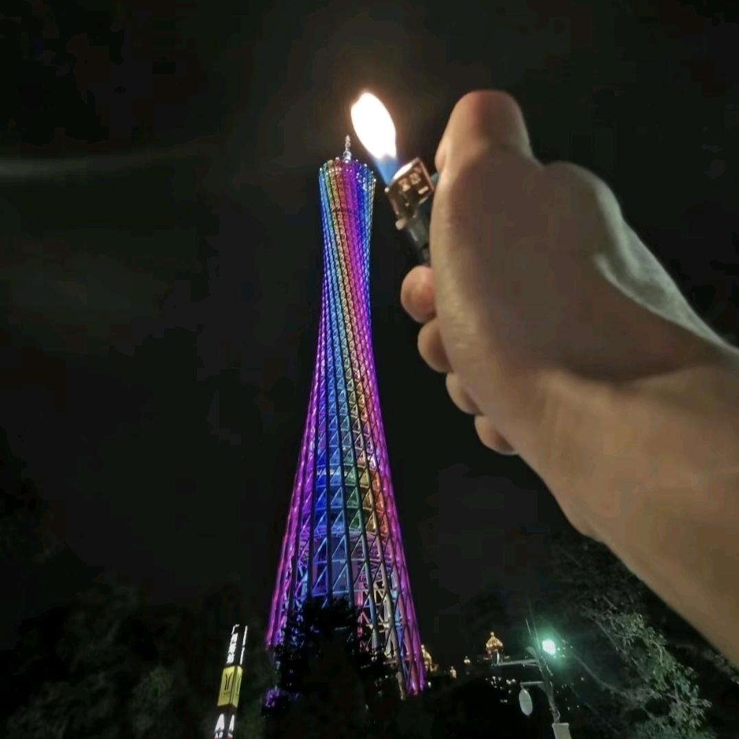 俗不可爱༽  ╭