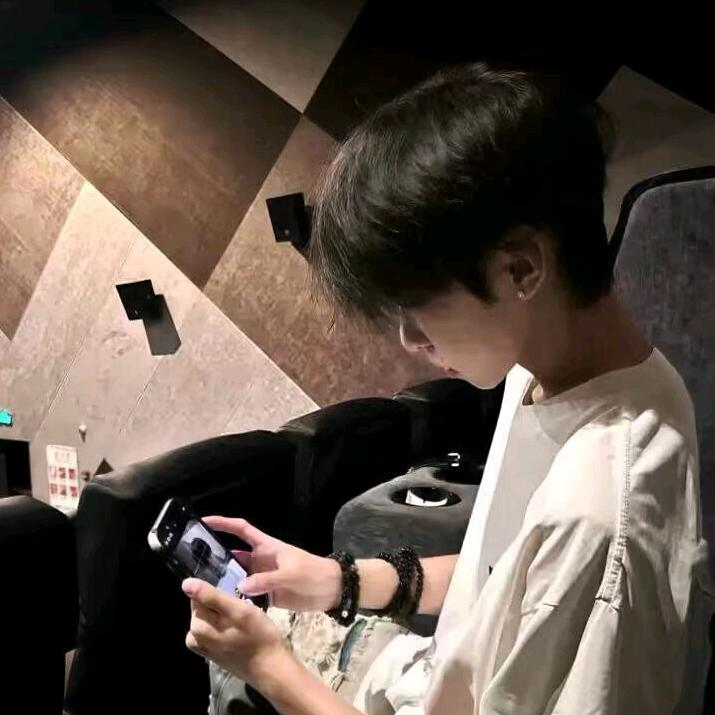 小狗摇尾巴