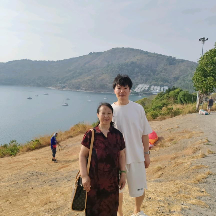黄姐幸福平安！人善良善良！不要给错了人！