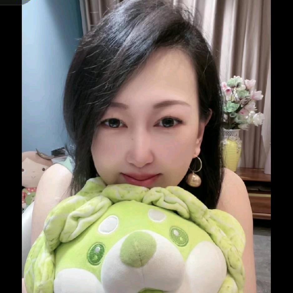 优优.