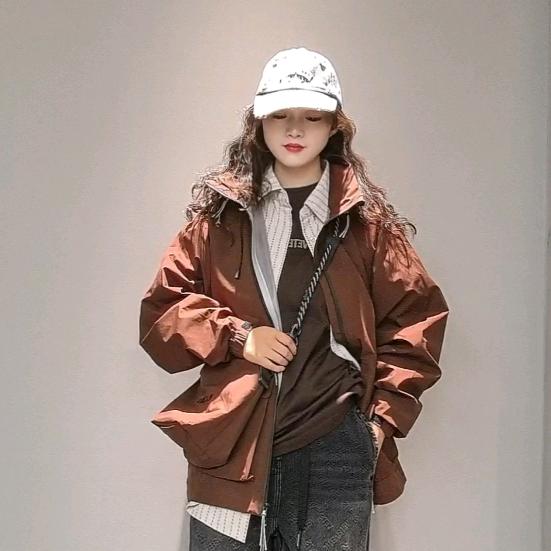 蔓蔓服饰