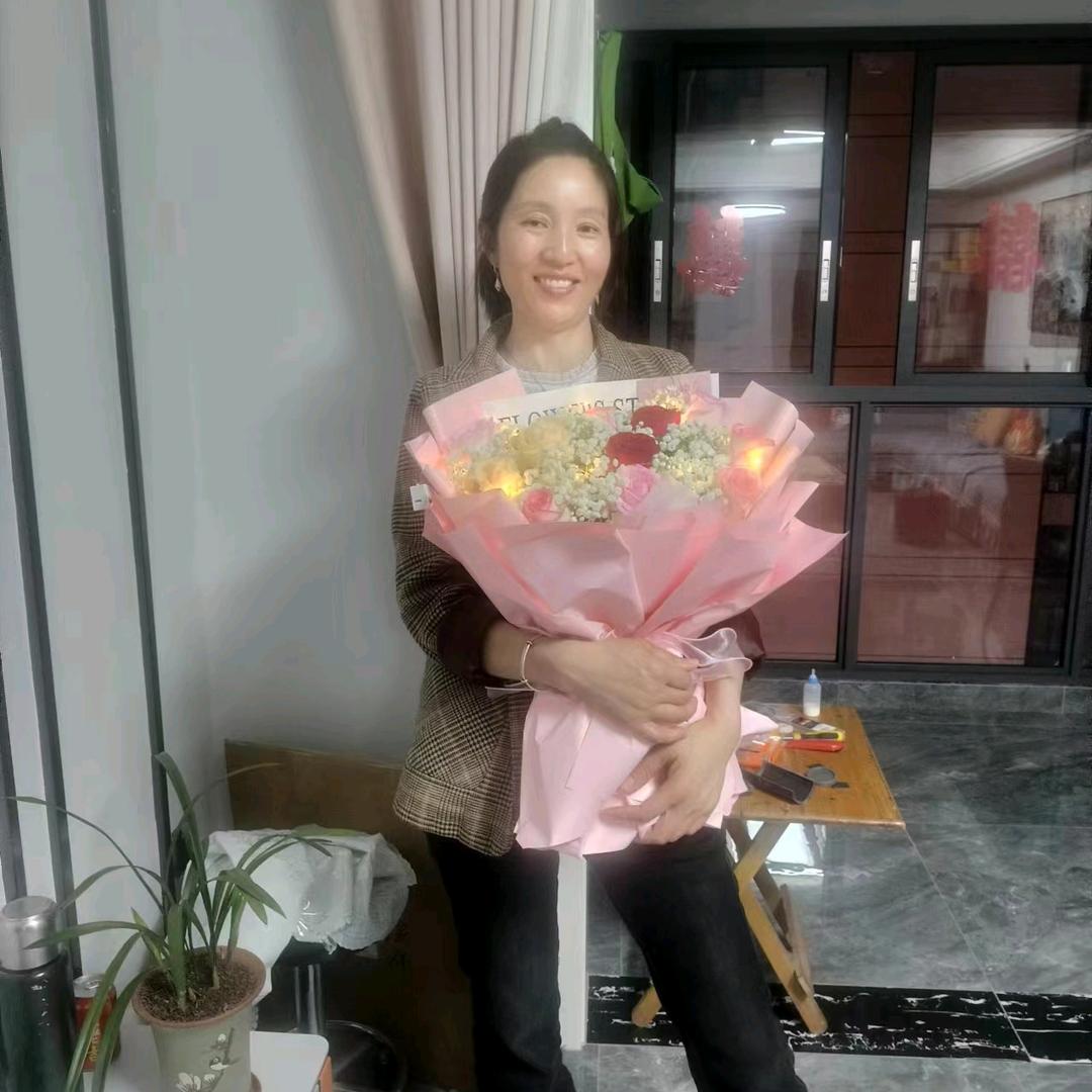 小李，家政服务，专业搽玻璃