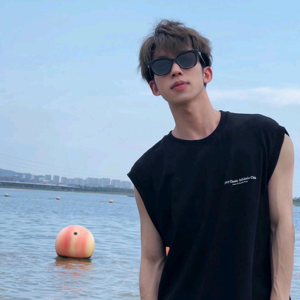 娇羞男大在石家庄当技师