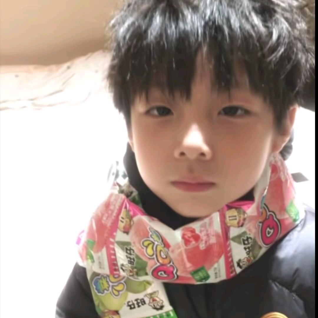 太阳和月亮在商讨地球人