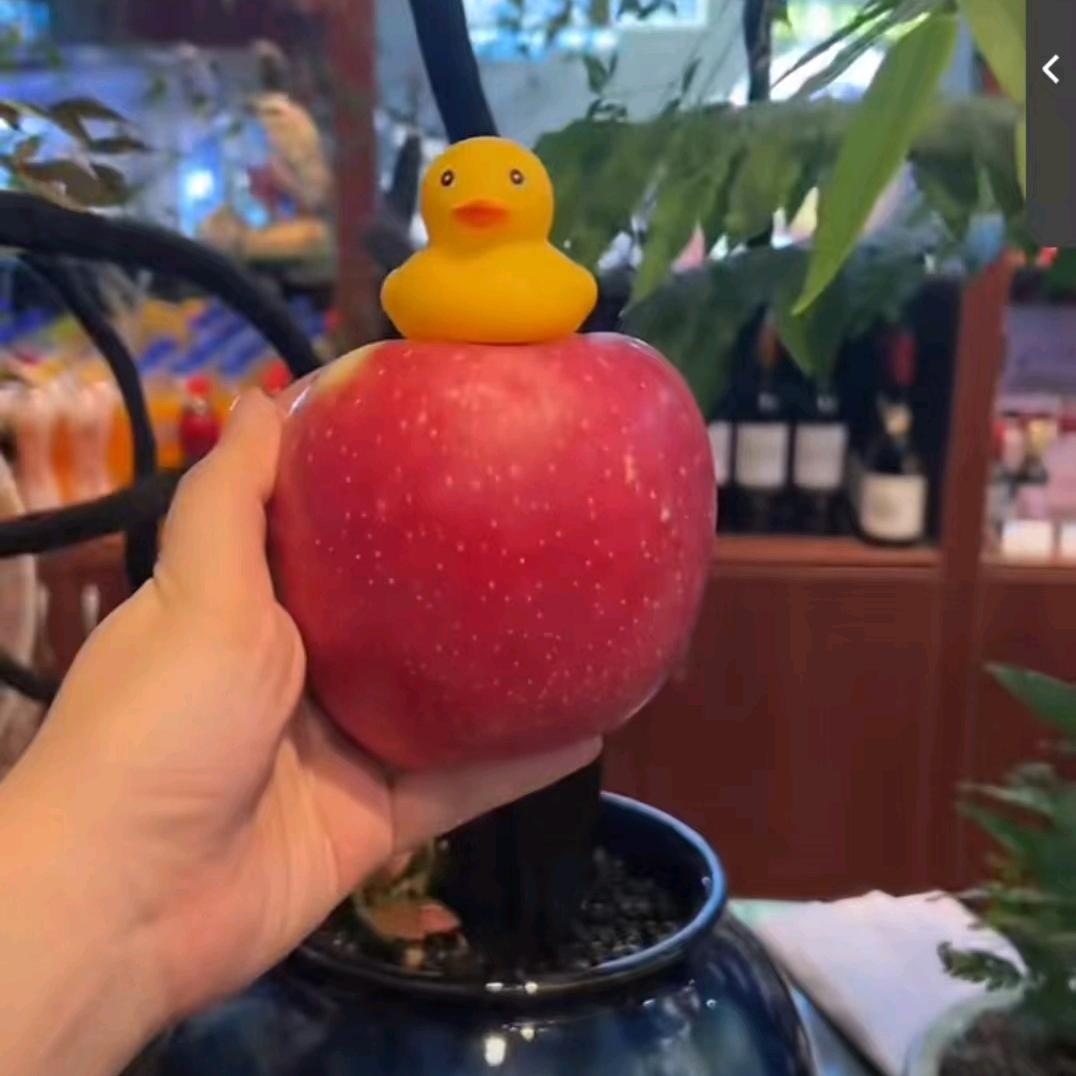 卖🍎的小王
