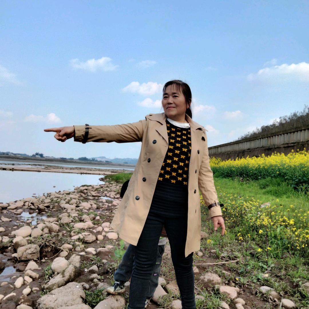 云朵，王家游大姐