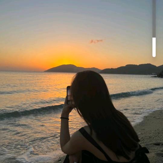 (●'◡'●)傻丫头♡♥(。´▽`。)♥