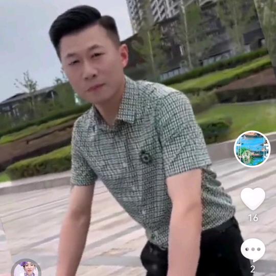 铁豆瓷砖小瓦匠。