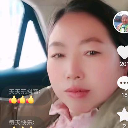 侯姐，每晚八点十分开播