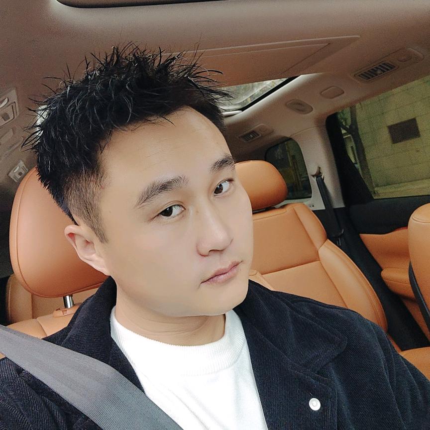 赚钱撸铁的男人