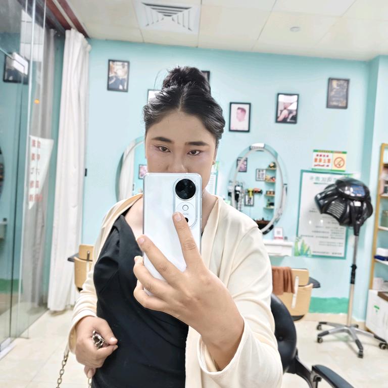 小美👩‍🦰猪猪
