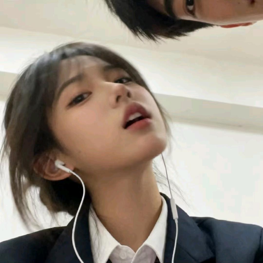 小娃撑小艇