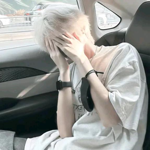 不吵不闹不炫耀！
