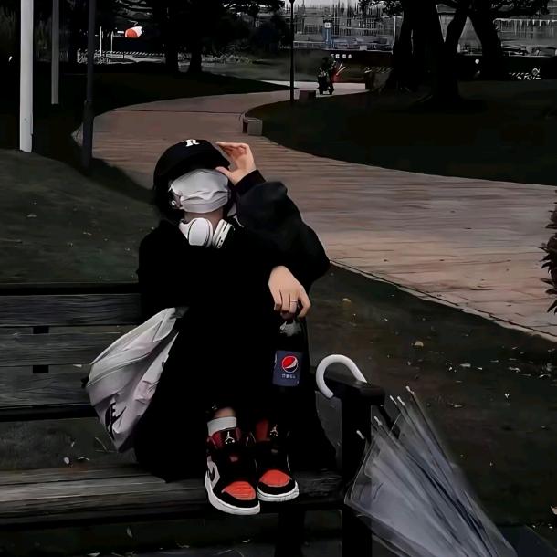 𝓔𝓼𝓽𝓻𝓮𝓵𝓵𝓪