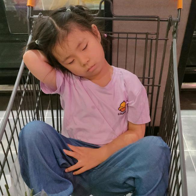 笑嗲（你搁这笑啥呢）