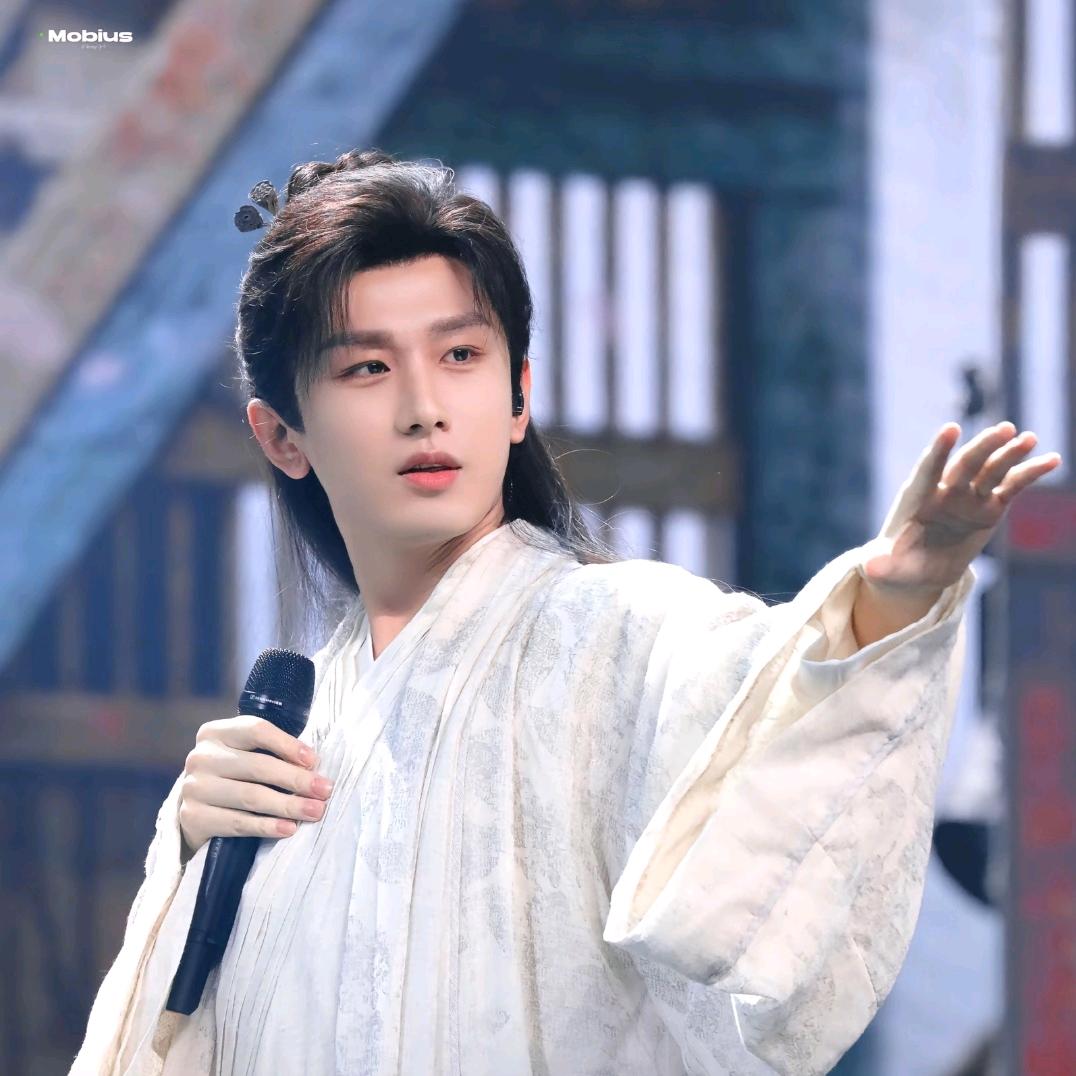 总说喜欢下雨🌧