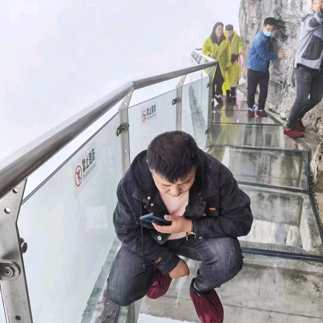 龙腾飞翔