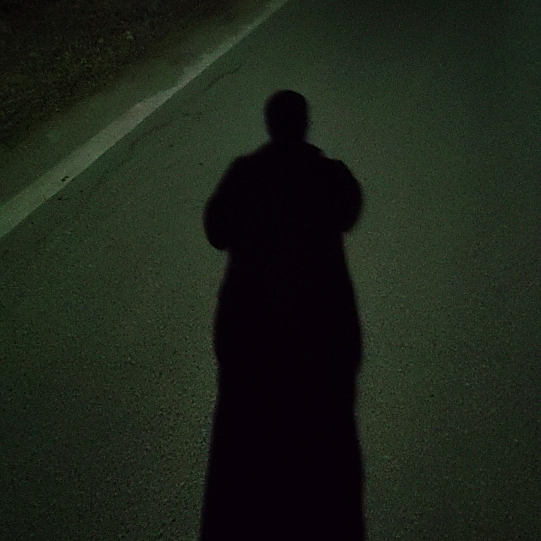 一切随风去，何必执着