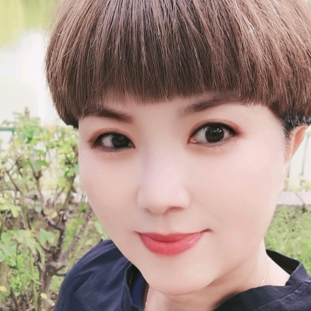 黄英