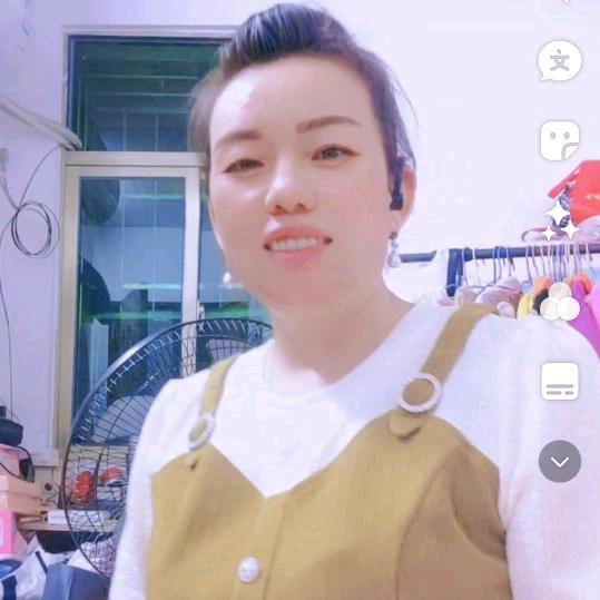 香香.