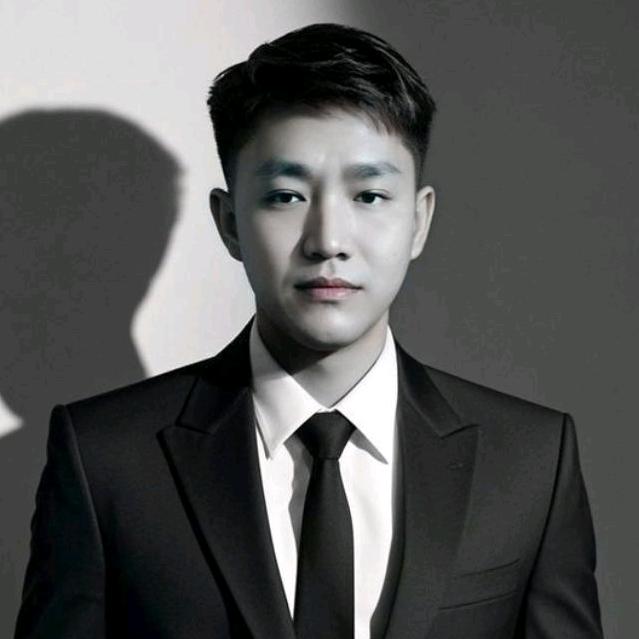 花有从开日，人无再少年