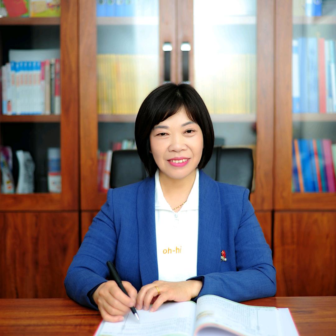 阳光汇佳幼儿园何园长