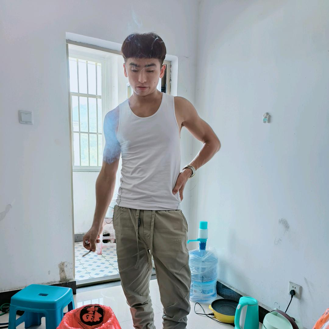 云南小哥%%
