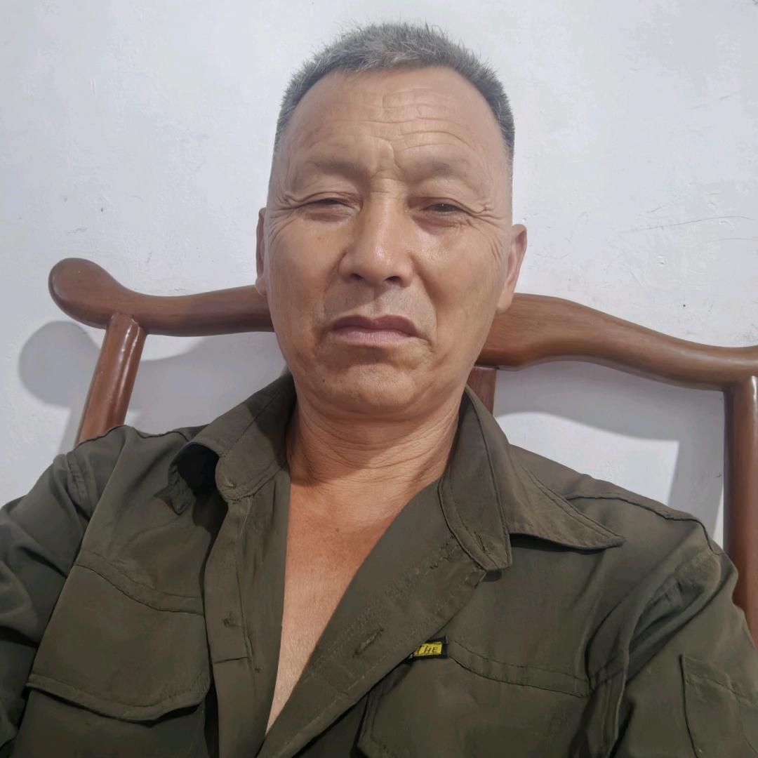 仙居八都杨梅剪枝团队宋春明67年3月喜