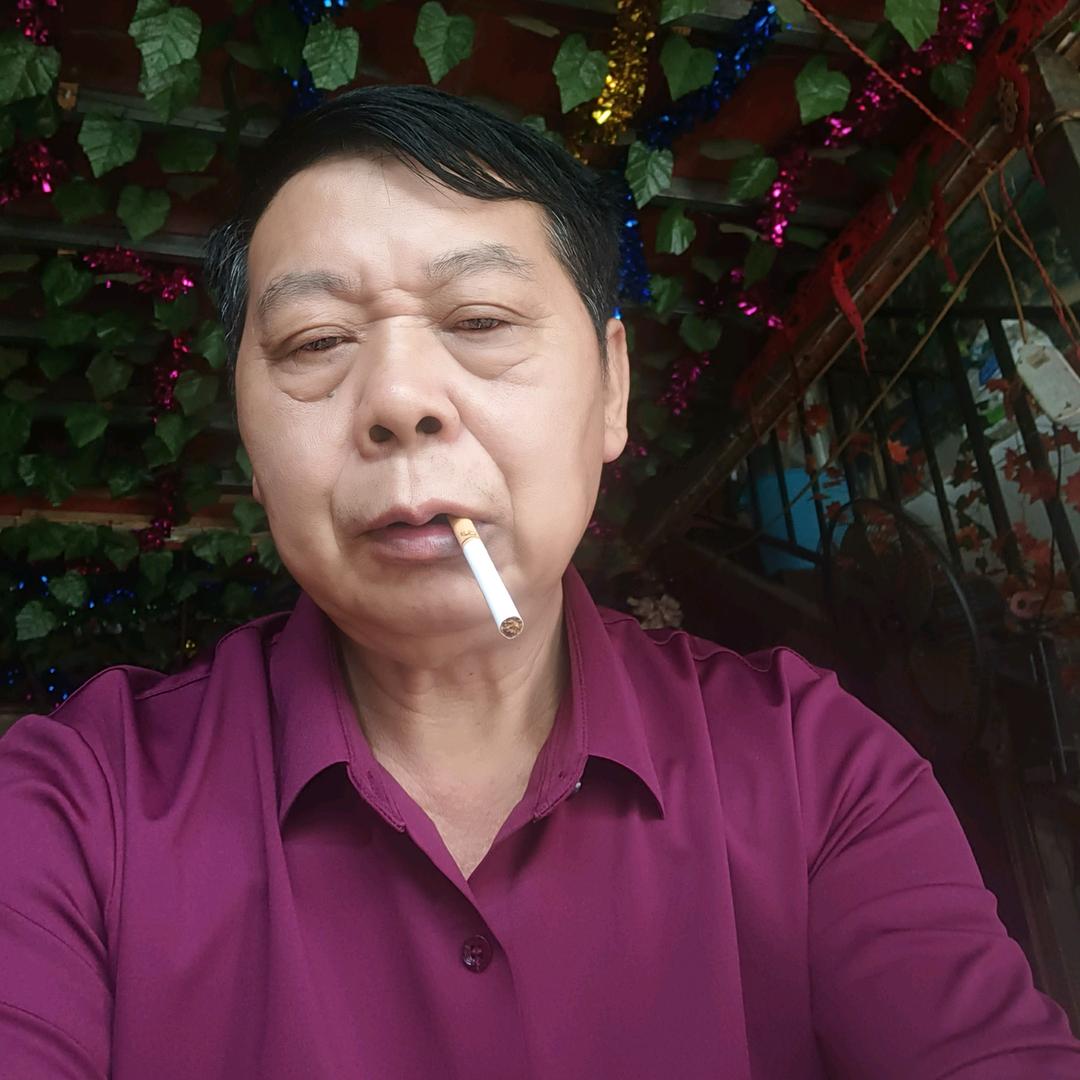 城中加油站花灯场