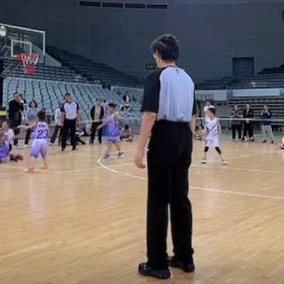 小刘小刘不会打球