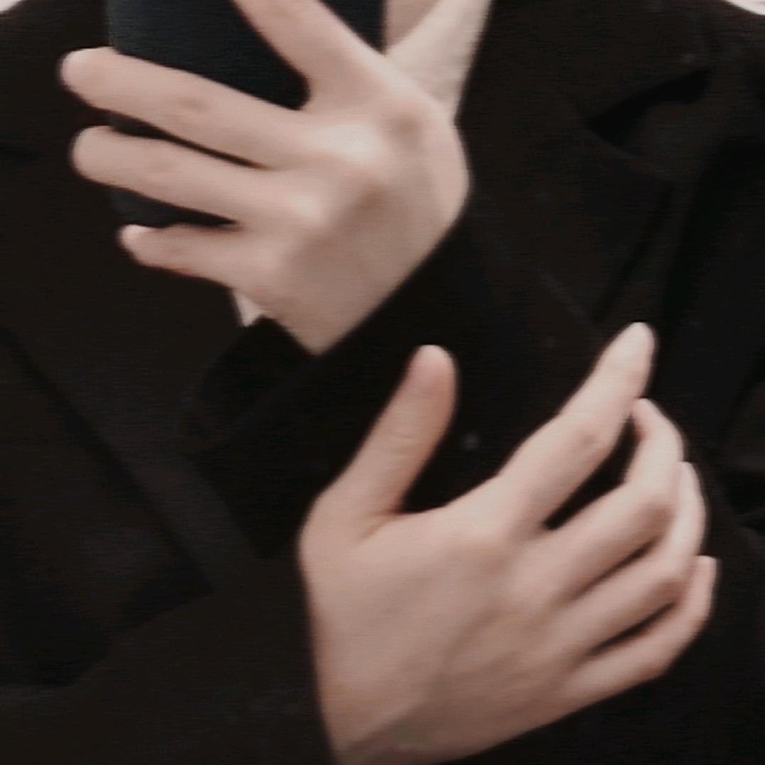 爱吃香菜的小吴