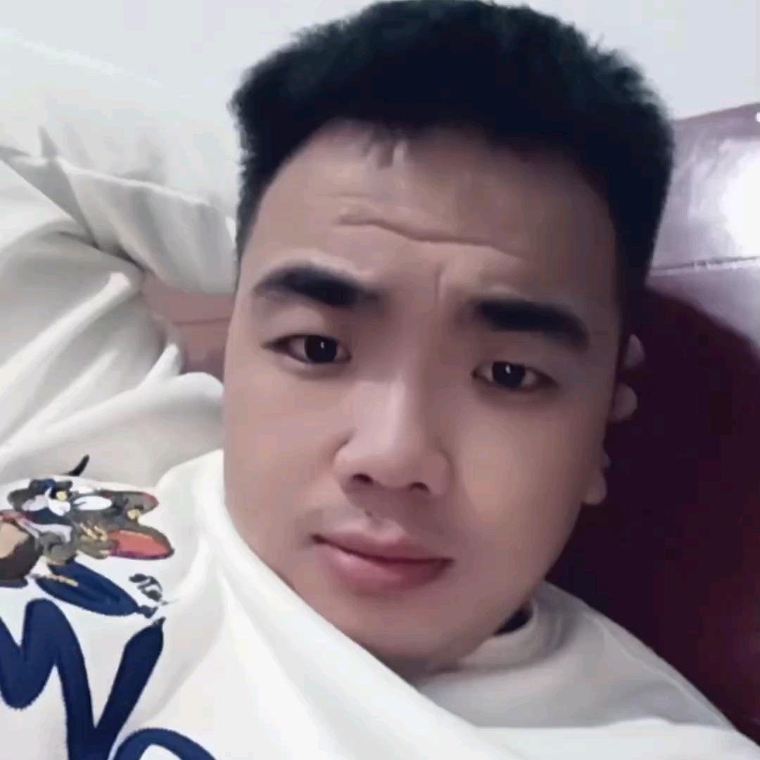 社会很单纯，，复杂的是人