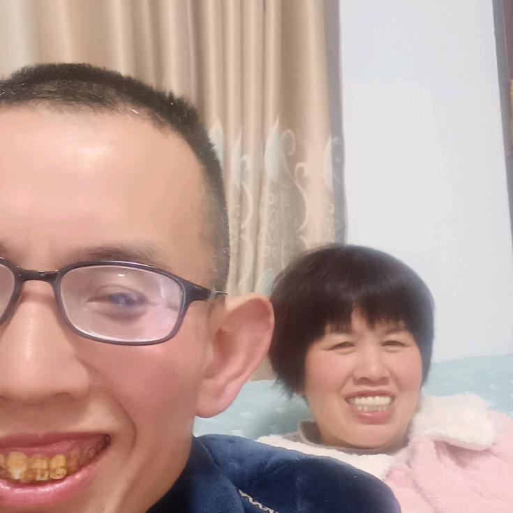 圆圆_208472848