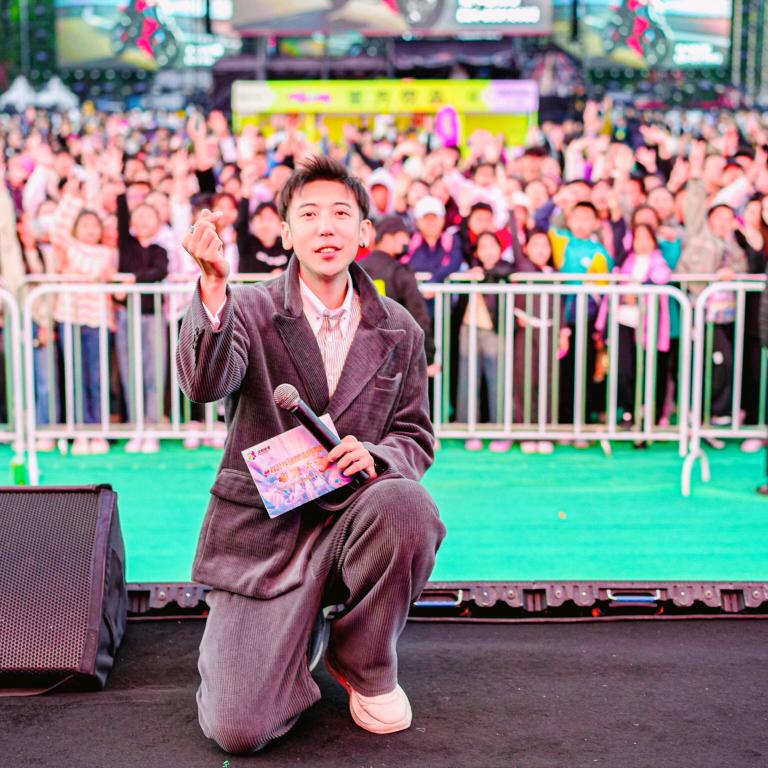 贪玩的马里奥（主持人里昂）