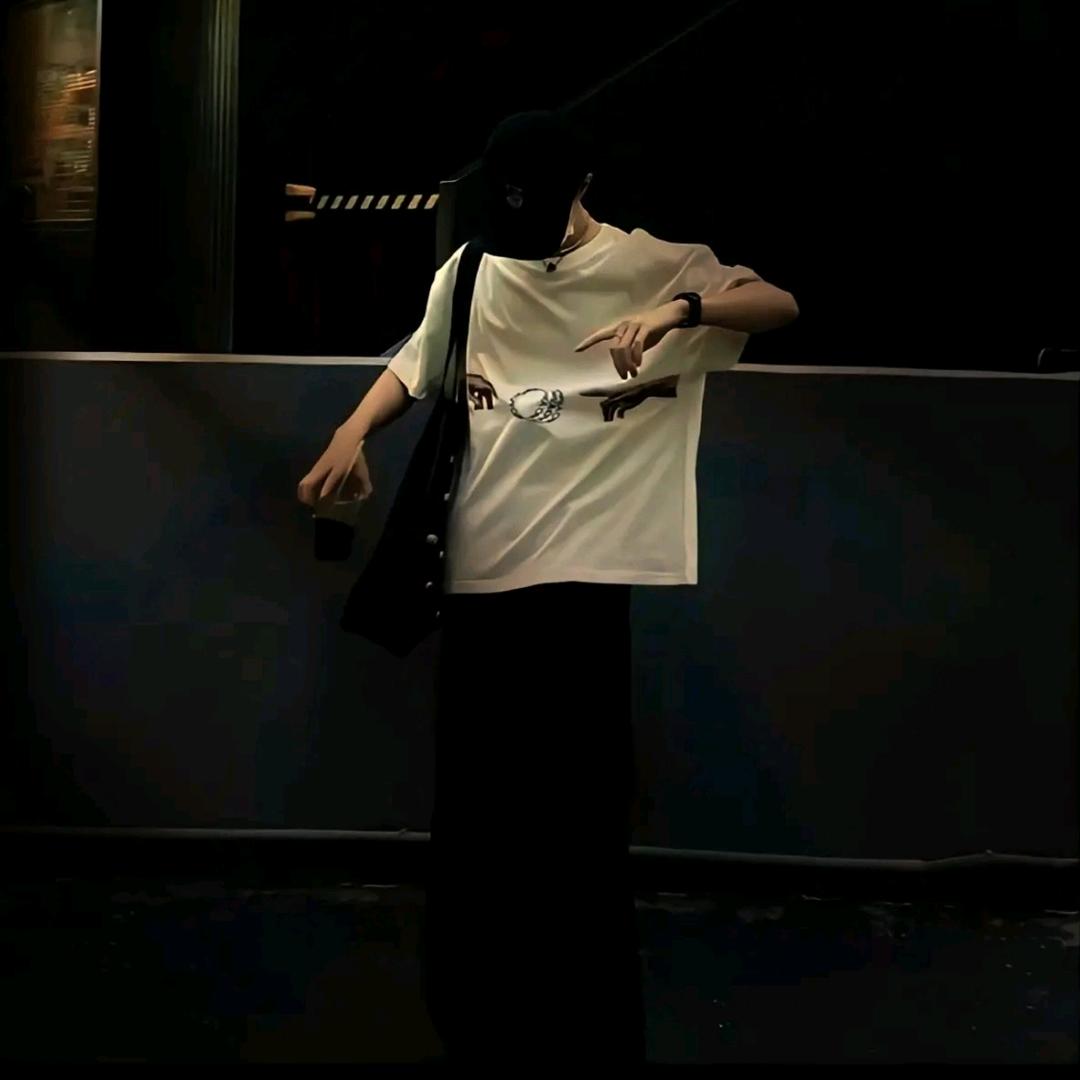 ．.