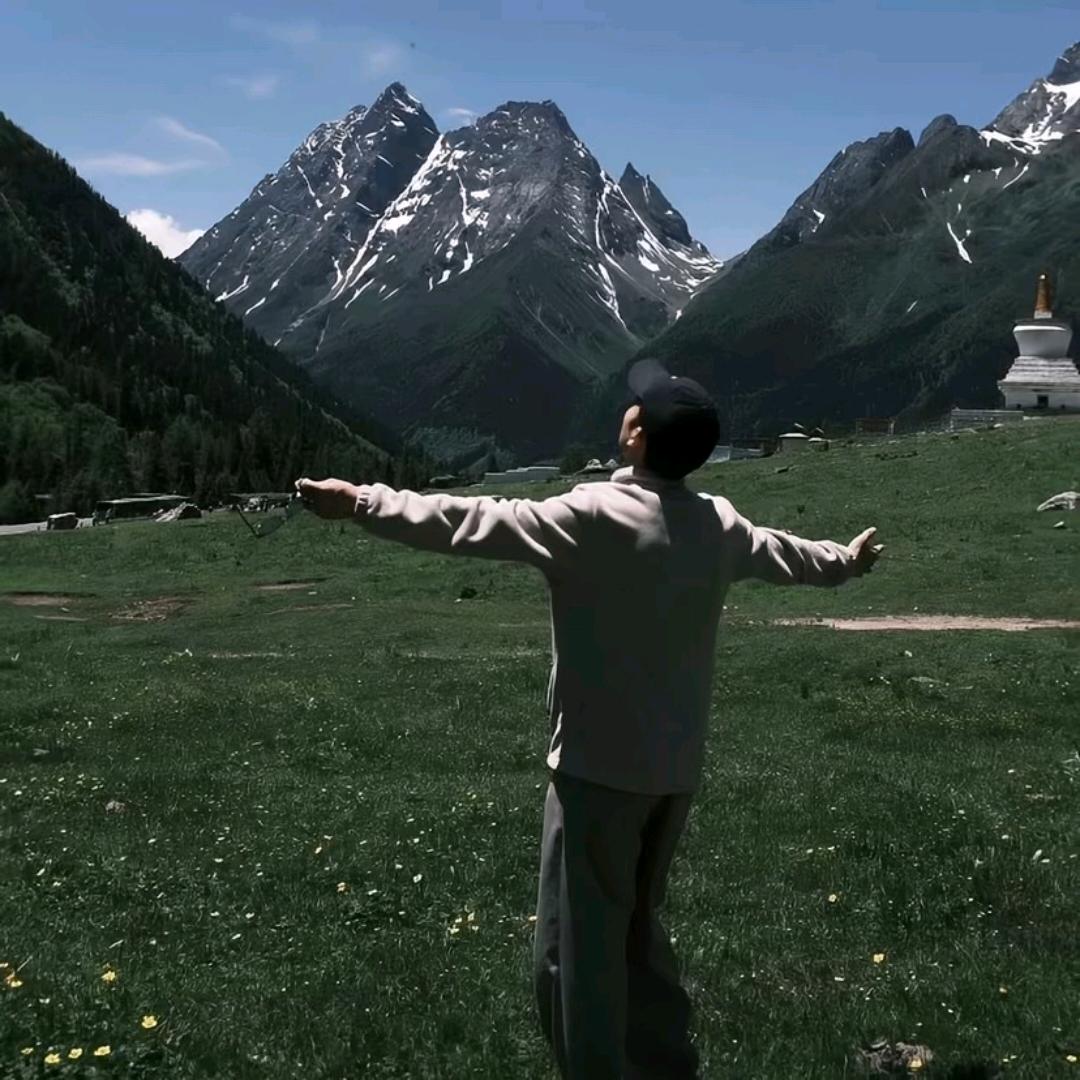 小何小何笑呵呵