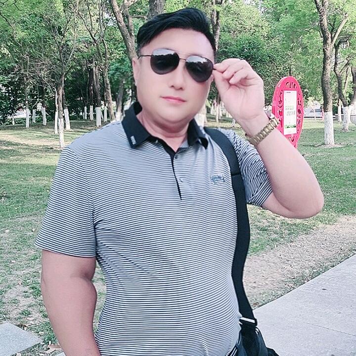 帅不帅你说的算