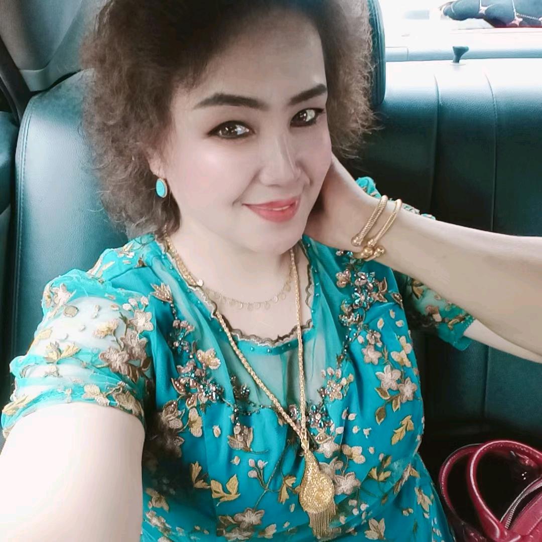 比丽克孜服装店