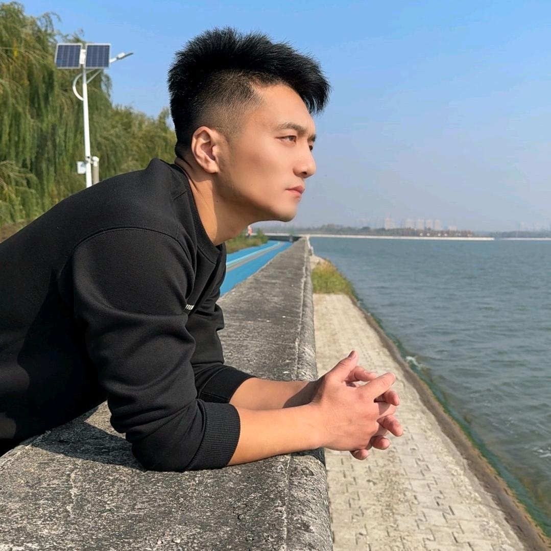 生活不相信眼泪，竞争不同情弱者。