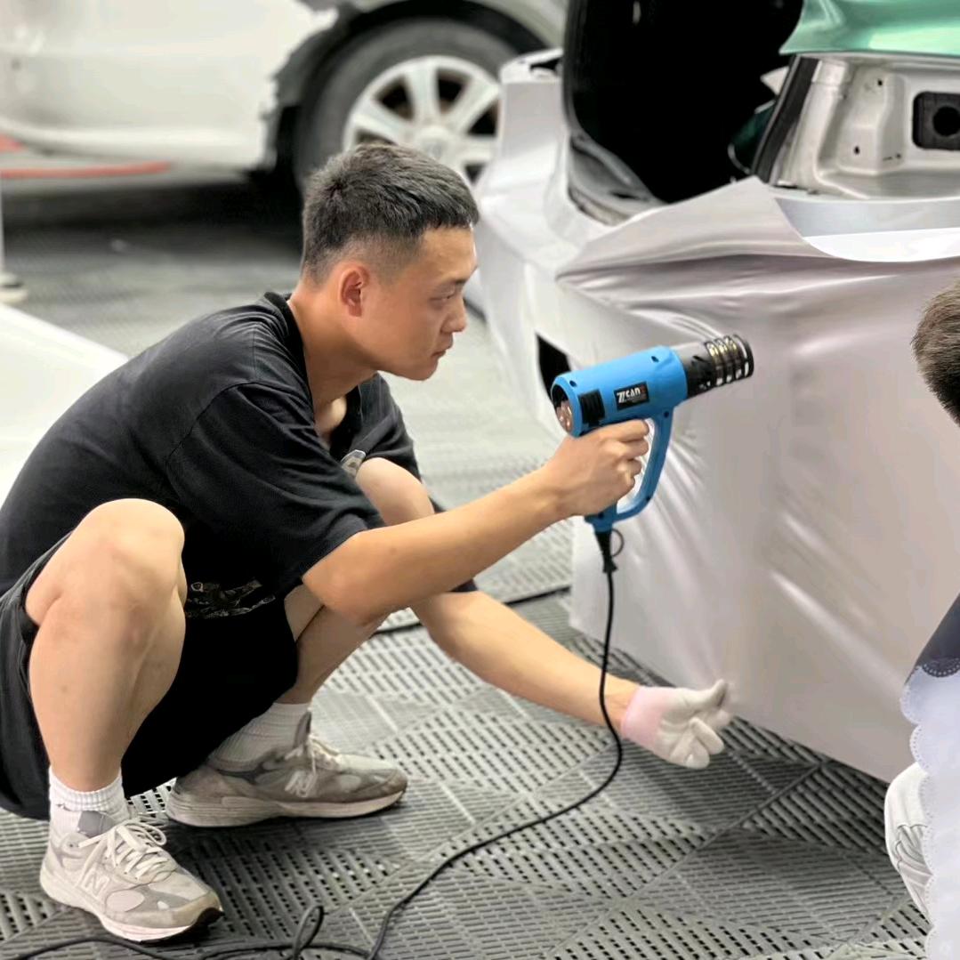 克拉玛依小鹿汽车贴膜中心