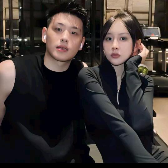 MBNL-F 秦磊每日穿搭