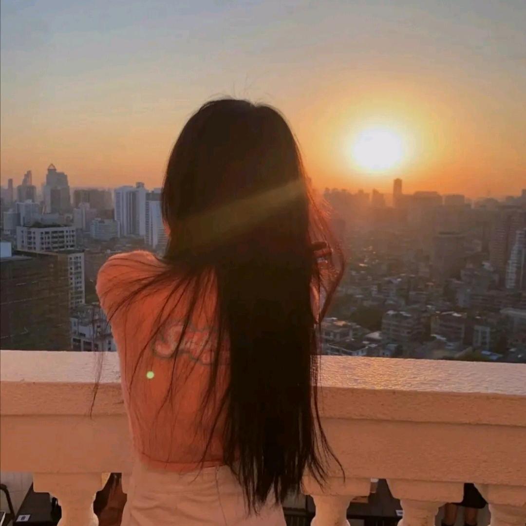 欣欣.