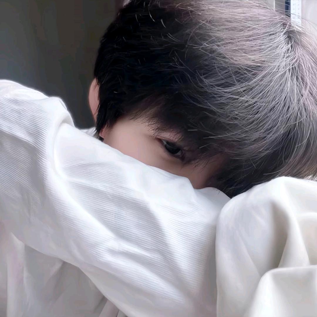 小Y.
