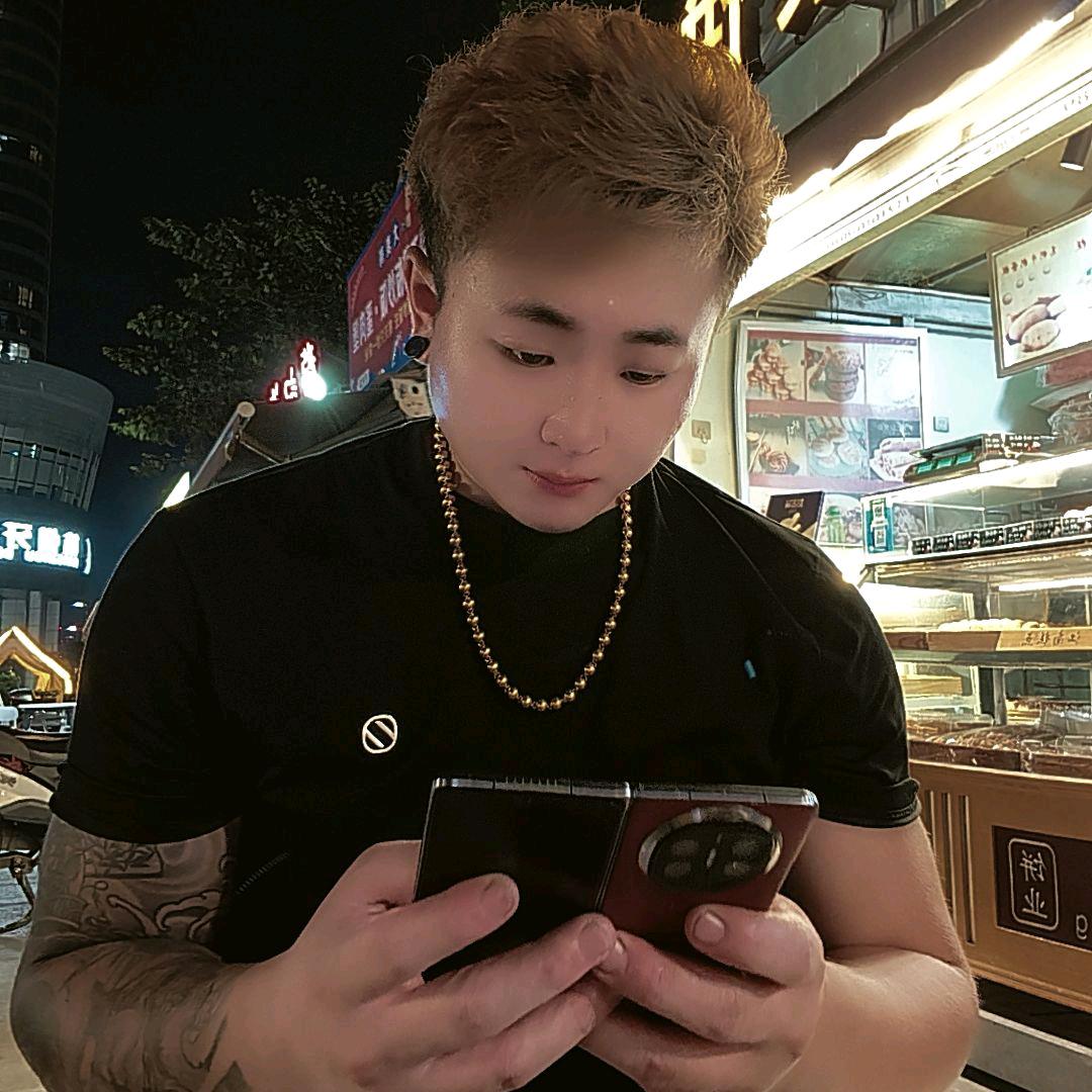 杭州滨江串门地摊烧烤““李小旭