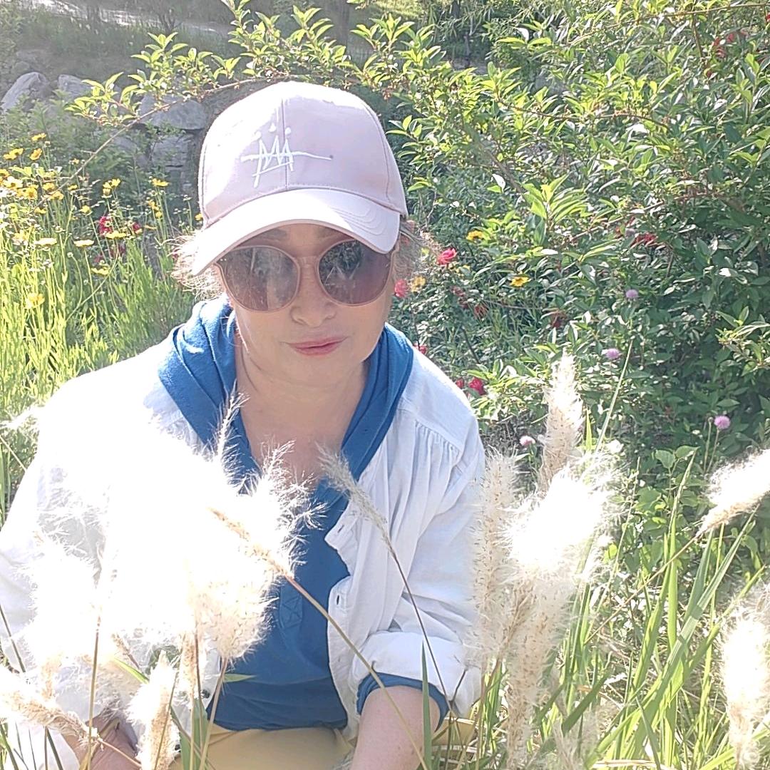 九月小美……老何