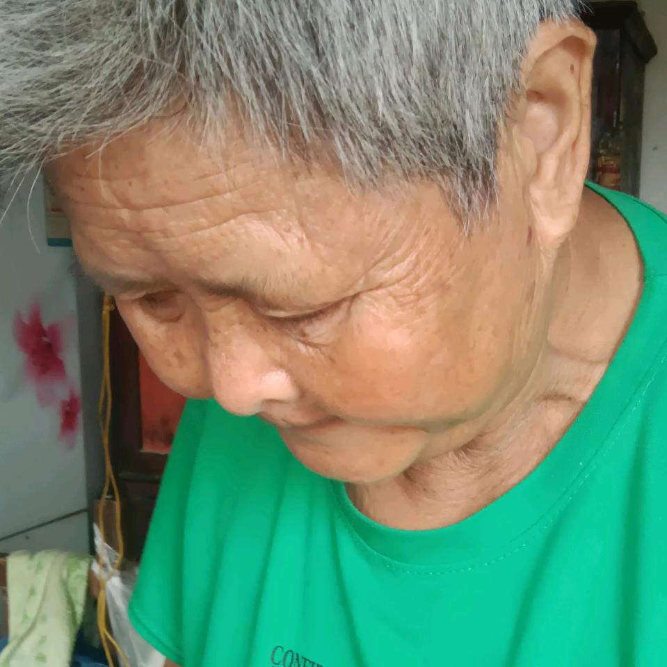 小国先的妈妈