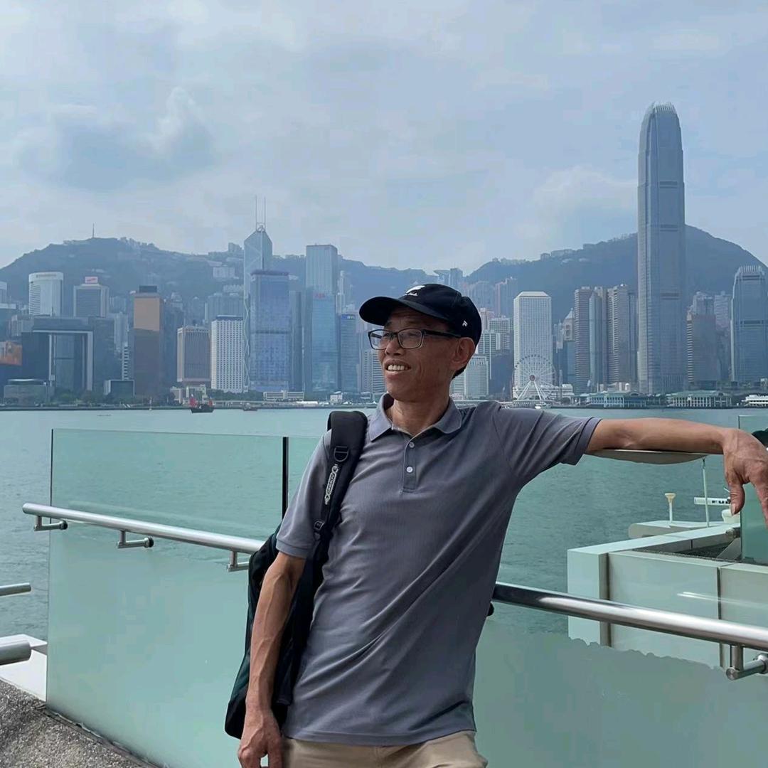 贺谷生（贺雁），字：子诗。书法，健身！
