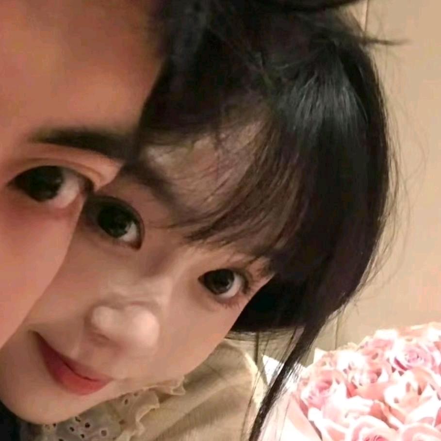 小鬼抬起头