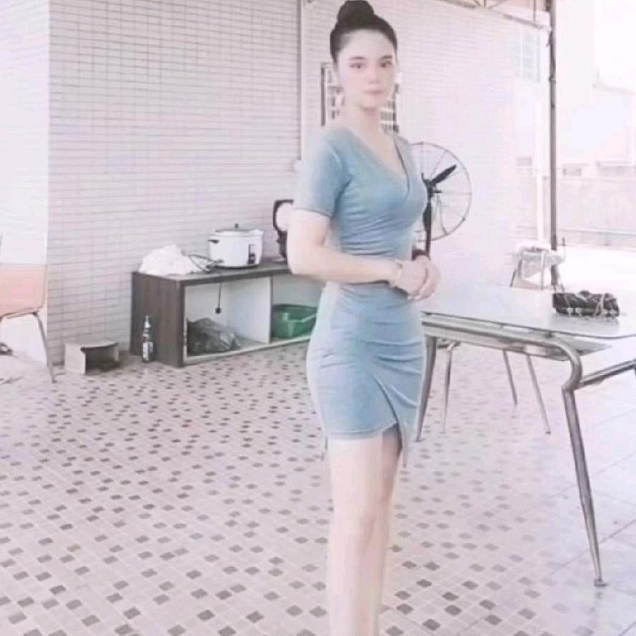 裙摆飞扬